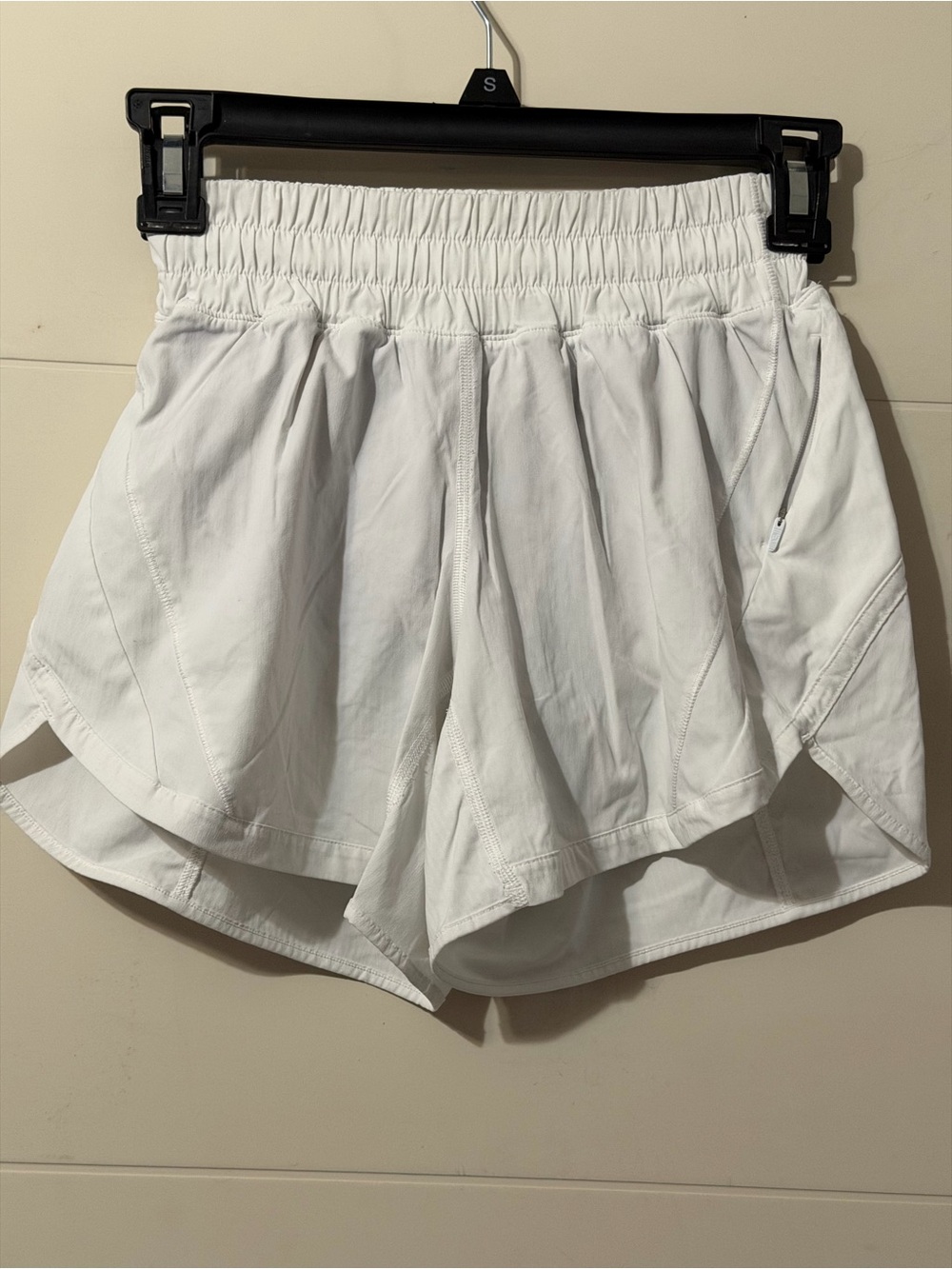 lululemon athletica White Women's Athletic Shorts with Elastic Waist Size 2